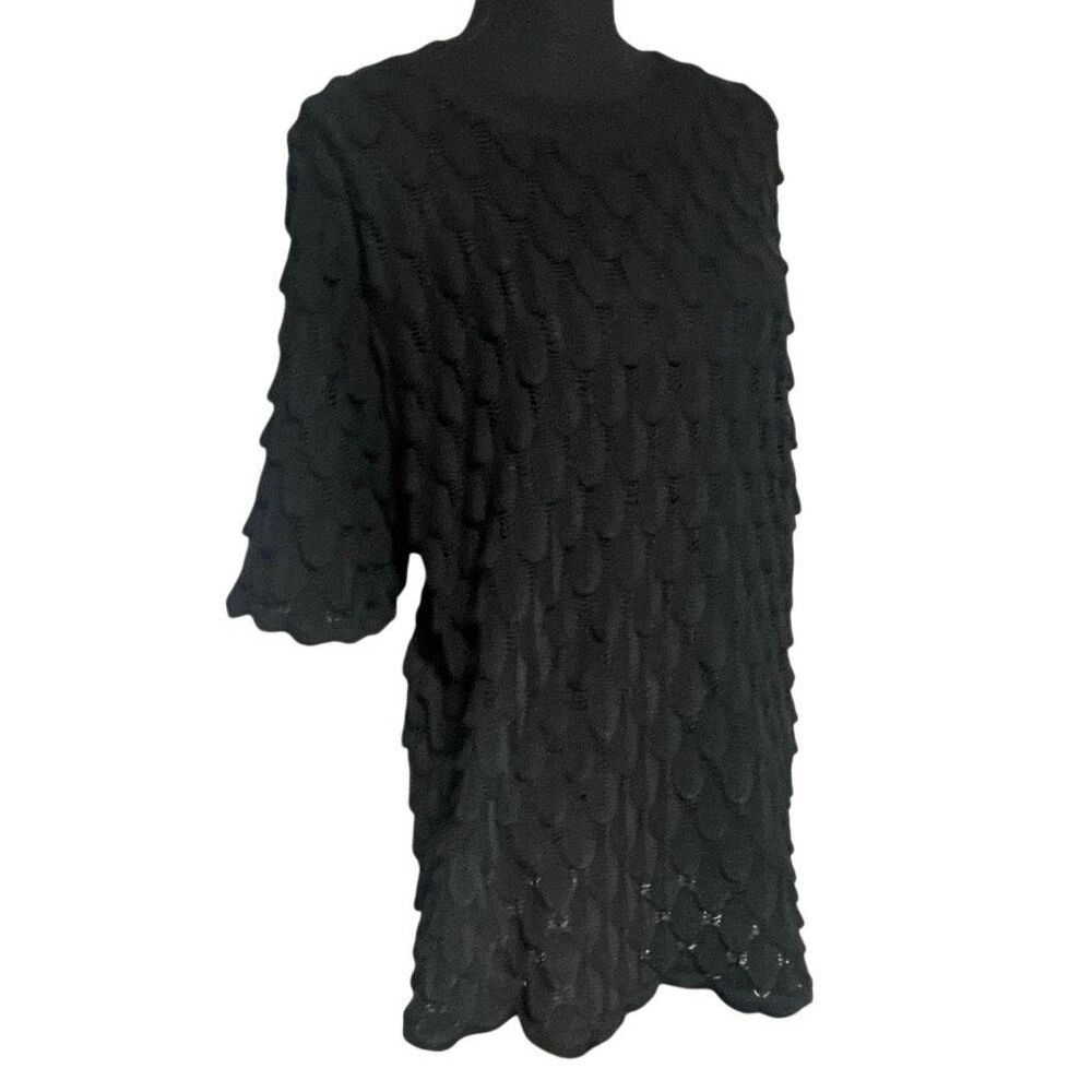 Black Textured Hollow Knit Short Sleeve Scalloped Top